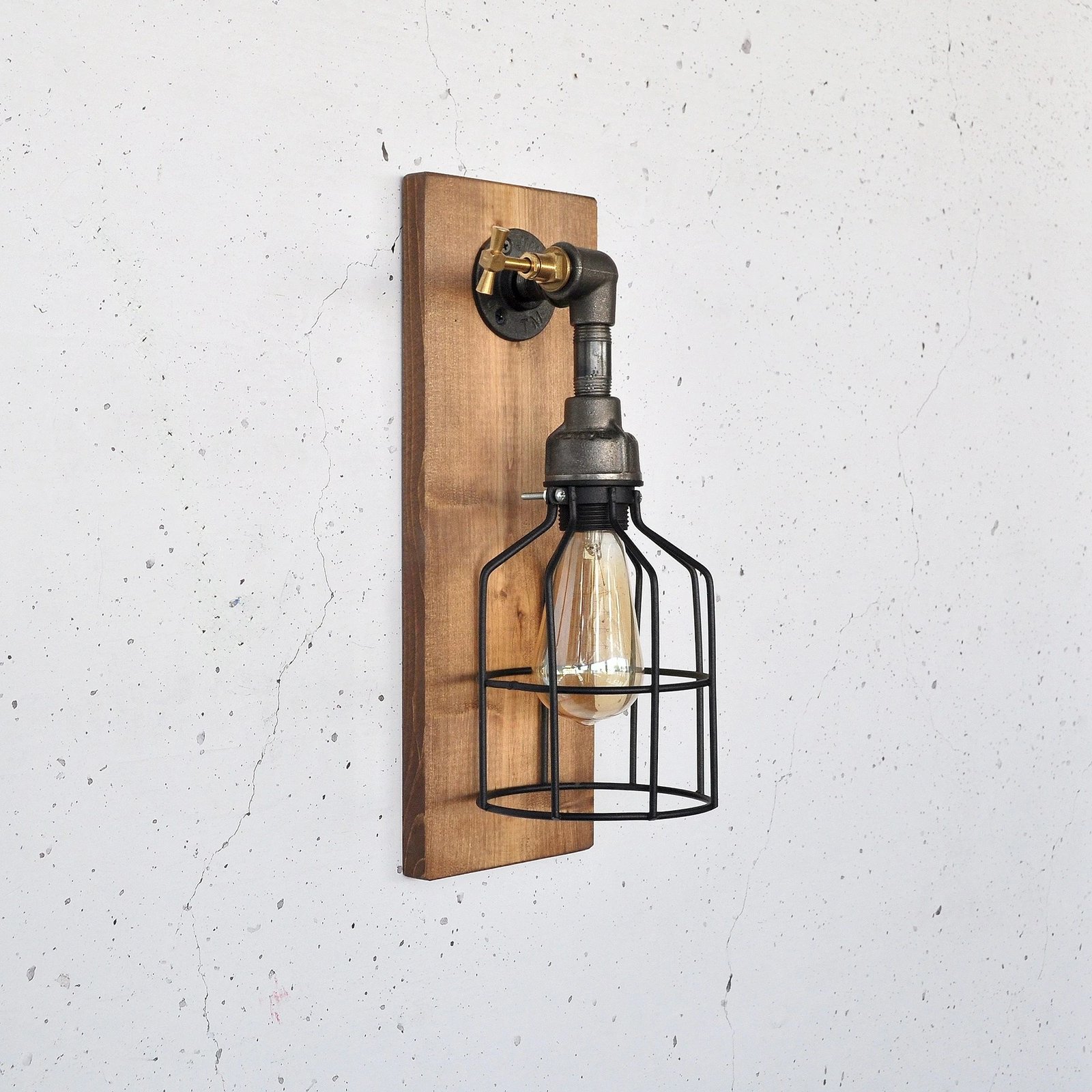 Llambë muri prej druri, Opviq, Pp171