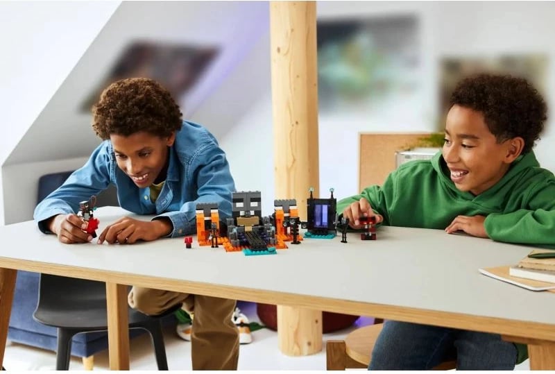 Lego Minecraft set për fëmijë