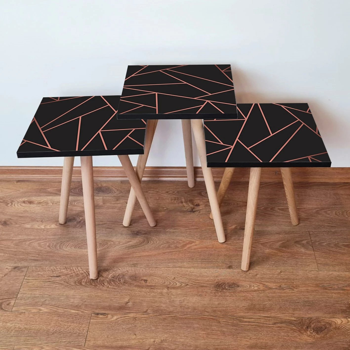 Set tavolinash ndihmëse, ngjyrë e zezë dhe rozë, Skye Decor, 3Shp335 (3 copë)