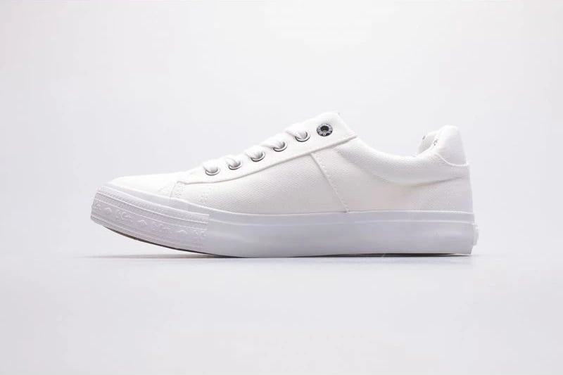 Atlete për femra Lee Cooper, të bardha