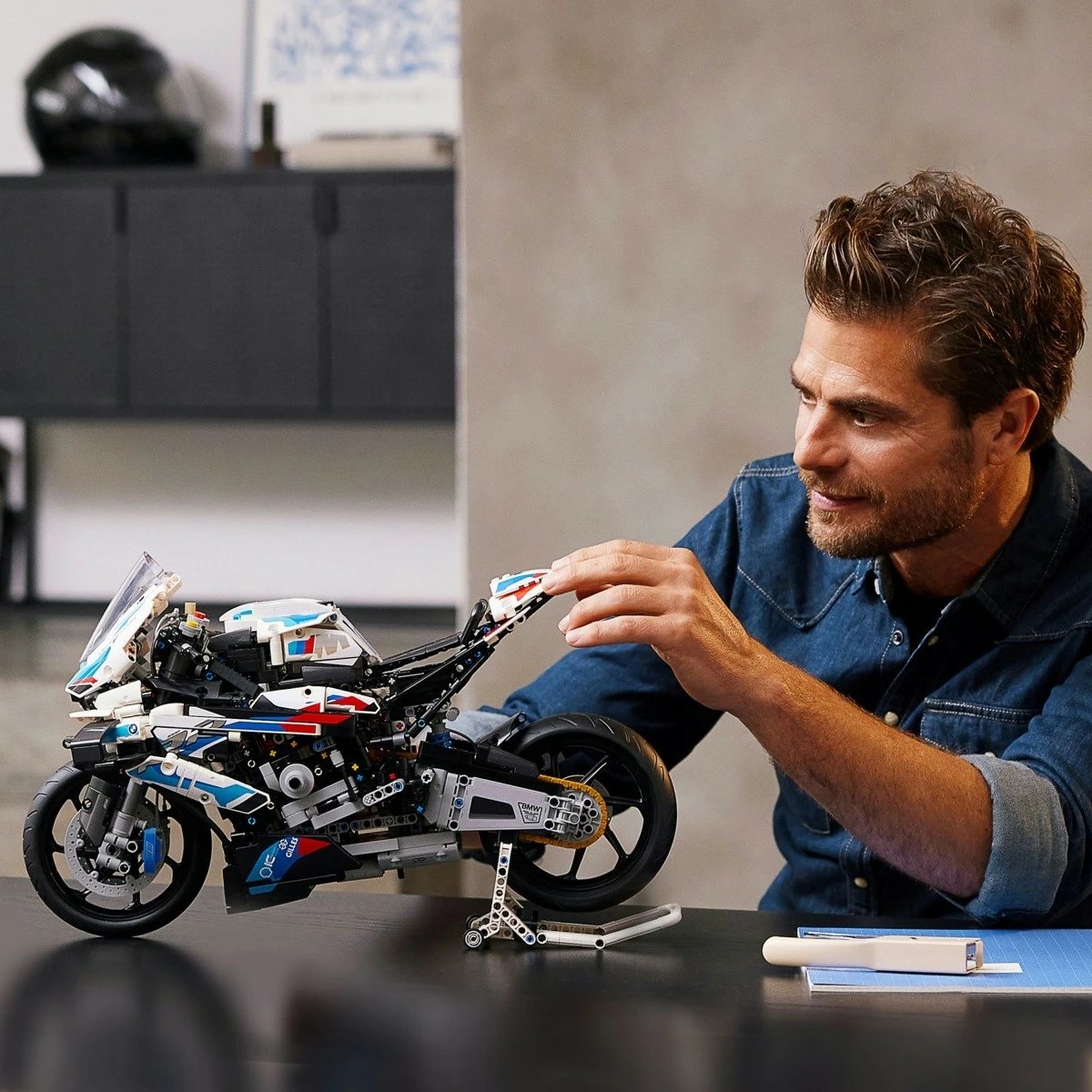 Set ndërtimi LEGO Technic BMW M 1000 RR, 1920 pjesë, 1:5, për të rritur Set ndërtimi LEGO Technic BMW M 1000 RR, 1920 pjesë, 1:5, për të rritur