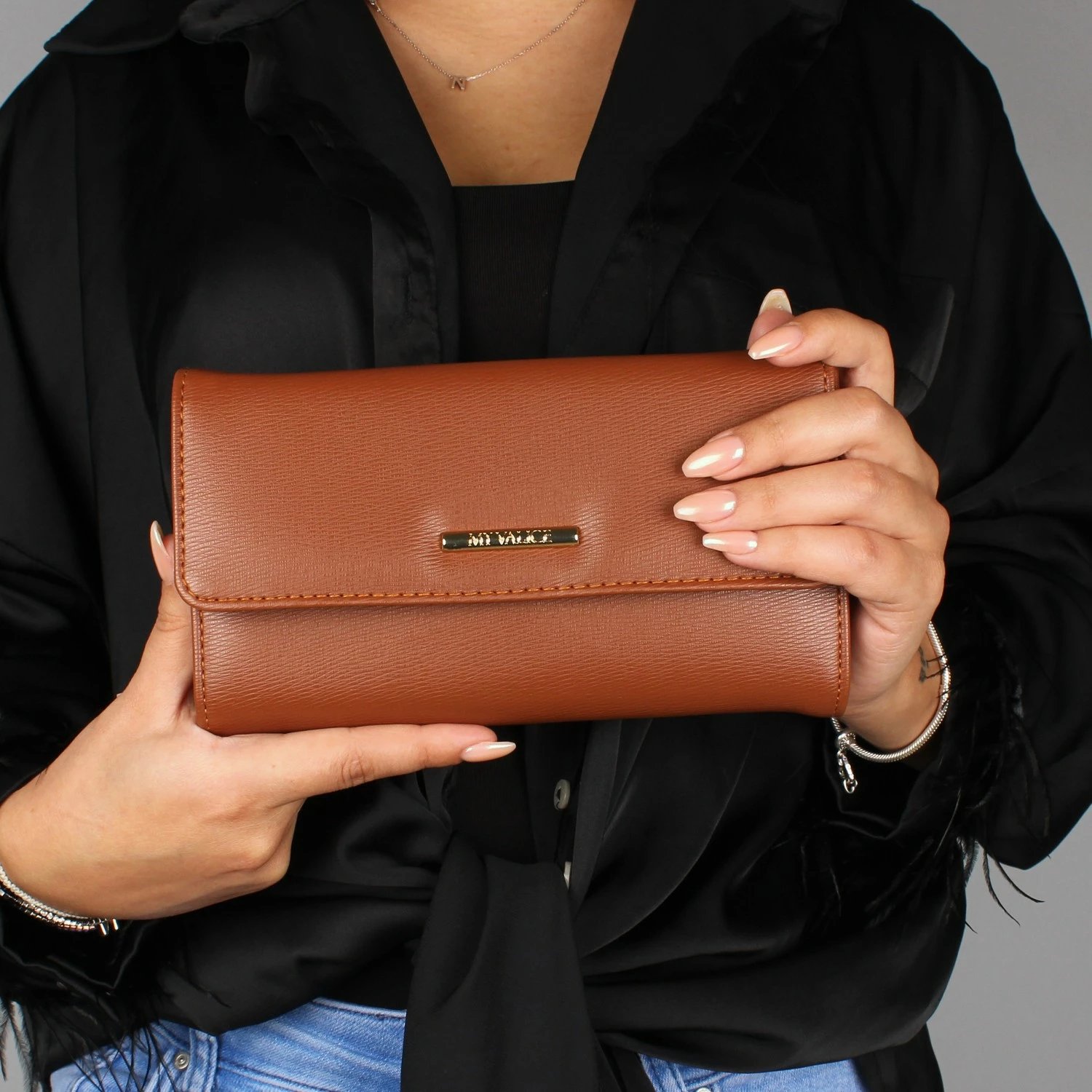 Kuletë crossbody prej lëkure, ngjyrë tan, zinxhir, Zoozie Bags, 1418