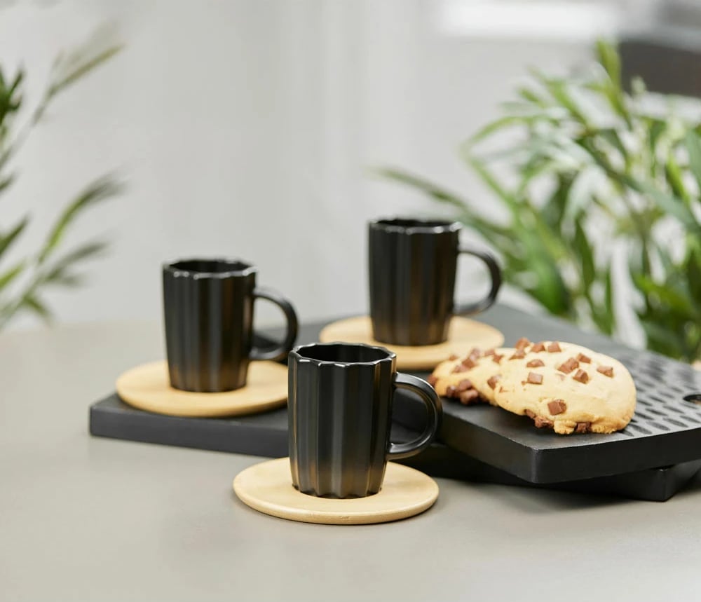 Set filxhanësh espresso Cactus, porcelan i zi, bambu natyral, 6 copë, 32x28x7cm Set filxhanësh espresso Cactus, porcelan i zi, bambu natyral, 6 copë, 32x28x7cm