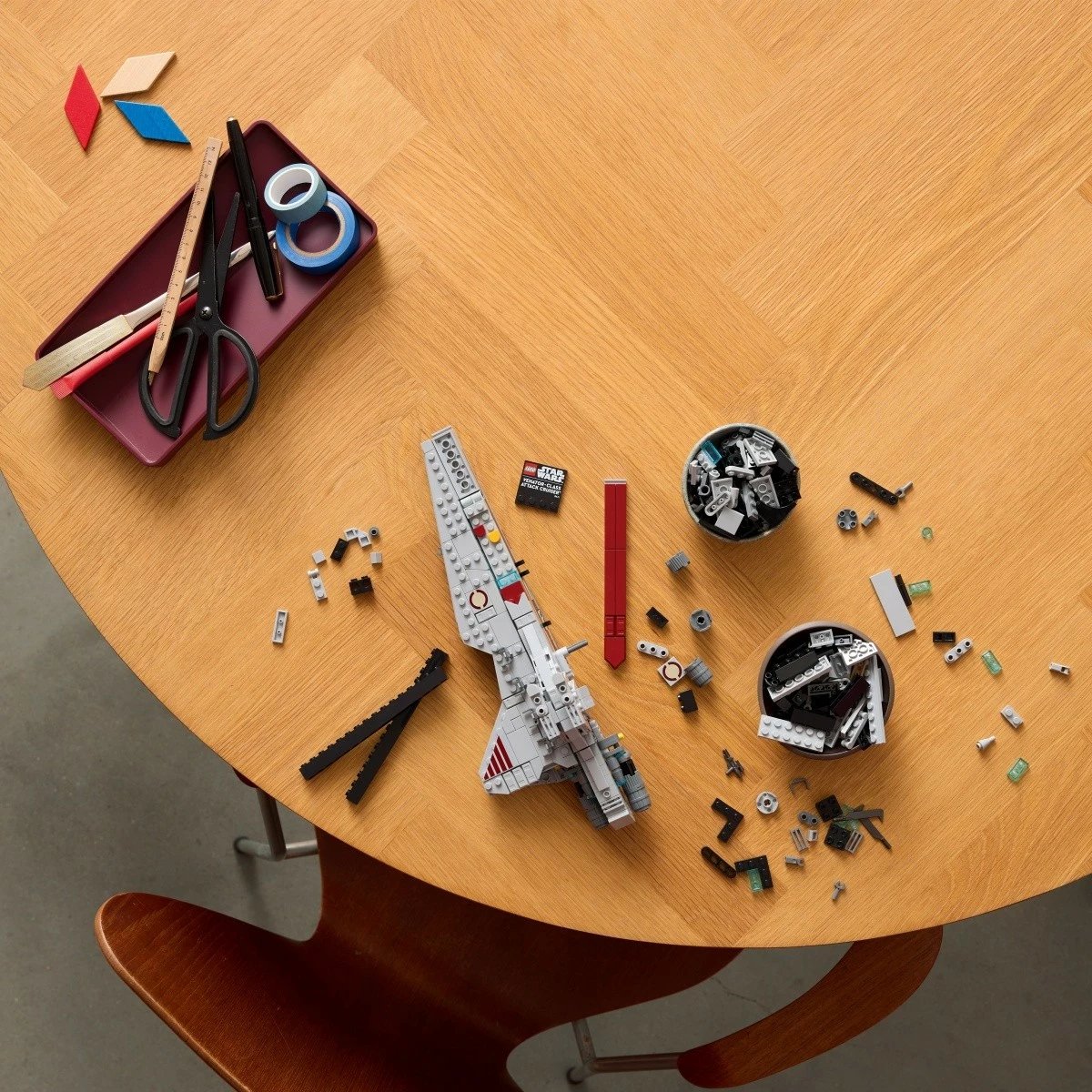 Set ndërtimi LEGO Star Wars 75441 Venator-class Star Destroyer 643 pjesë 18+