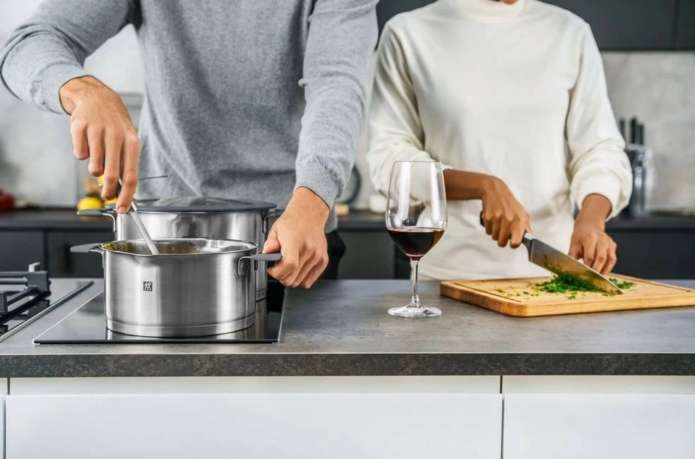 Set tenxheresh Zwilling Simplify 5 copë, çelik inox, kapakë me sitë, inox Set tenxheresh Zwilling Simplify 5 copë, çelik inox, kapakë me sitë, inox