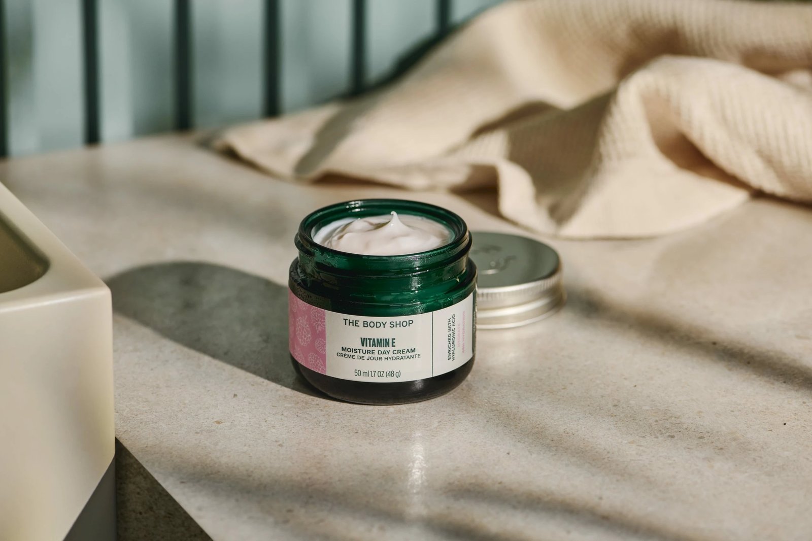 Vitamin E - Krem Hidratues për Ditën 100 ML