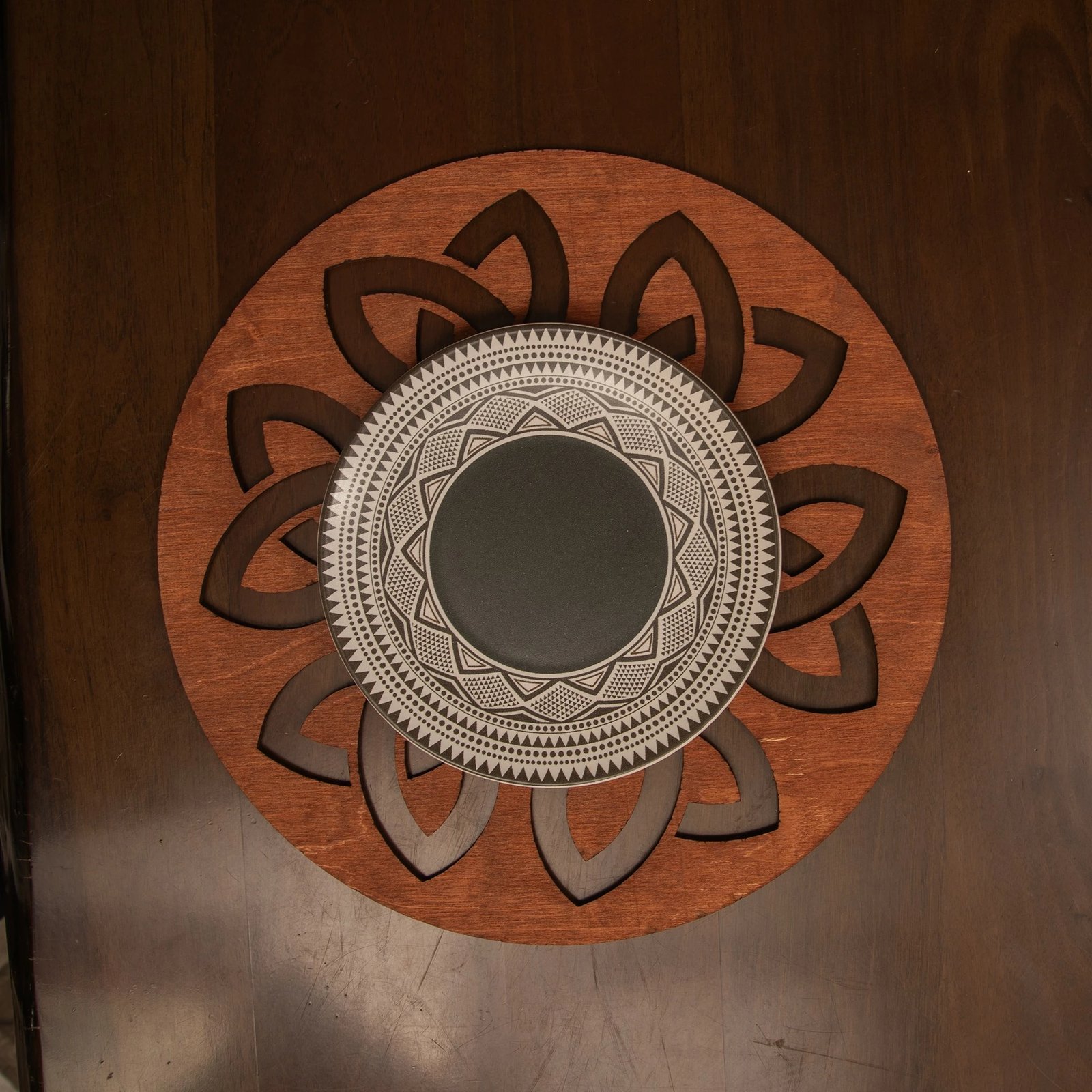 Set nënshtruesish tavoline prej druri (4 copë), Hermia, Lugh - ngjyrë trëndafili