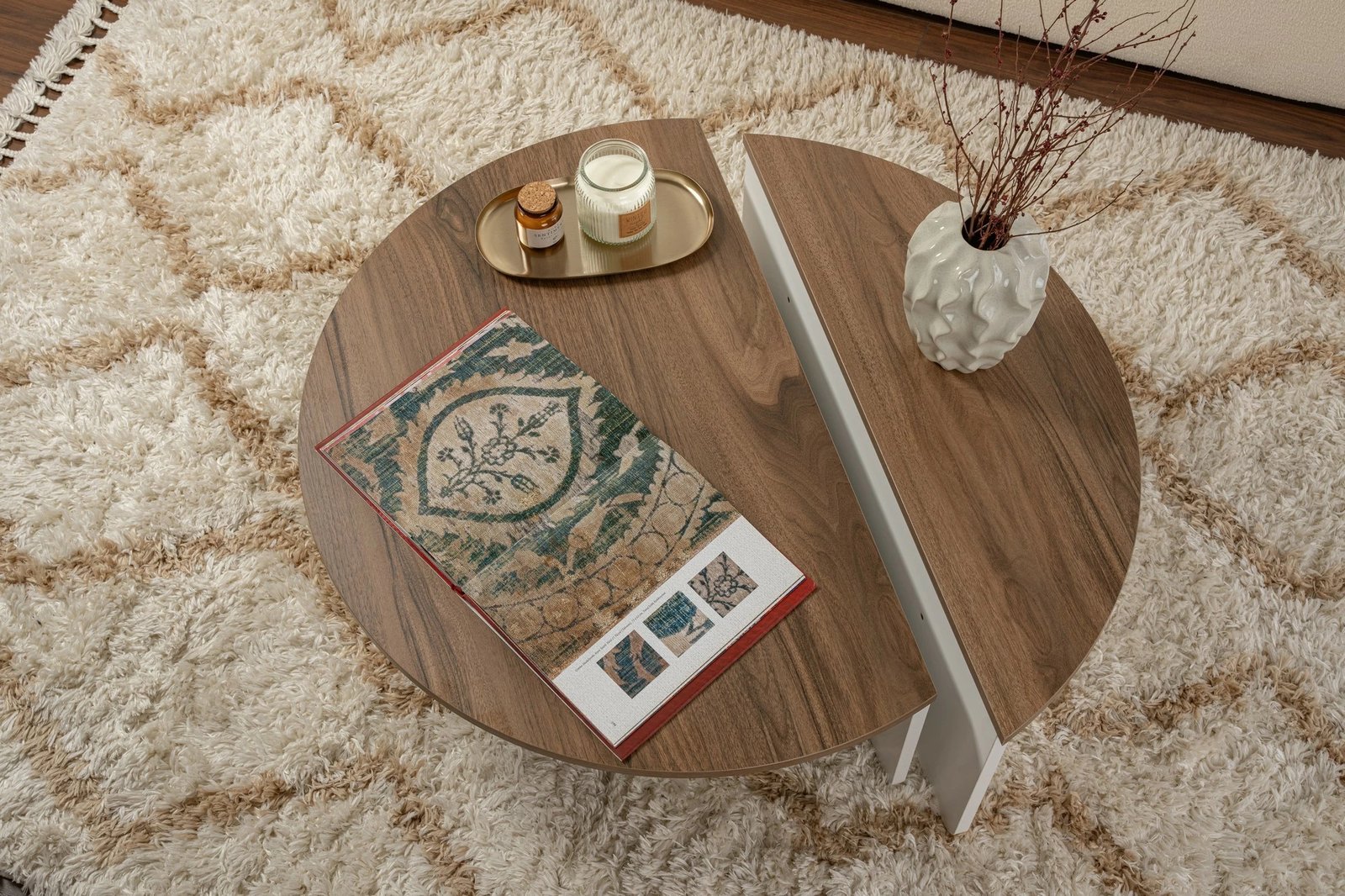 Tavolinë kafeje Nordure, Orion, ngjyrë arre dhe e bardhë