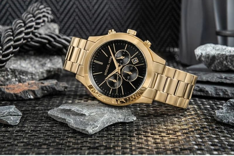 Orë dore me portofol Michael Kors për meshkuj, e artë
