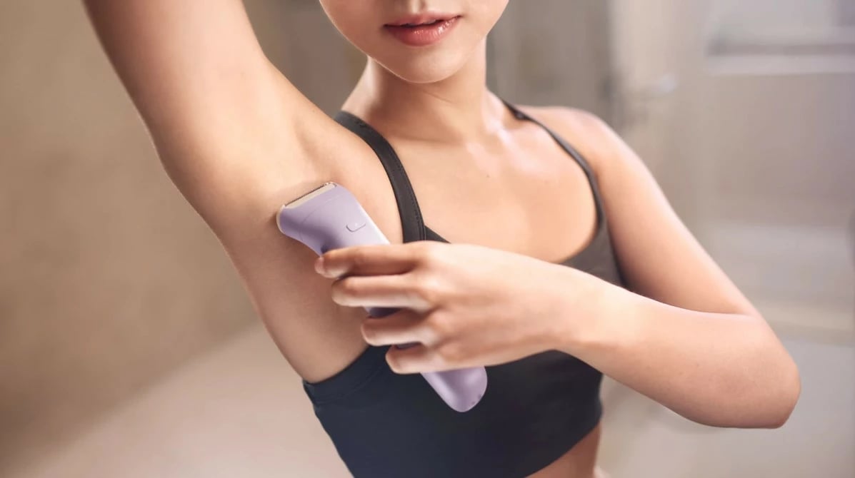 Makinë rroje për gra Philips BRL114/00 Wet & Dry pa kabllo 80 min 1 shpejtësi me trimmer vjollcë