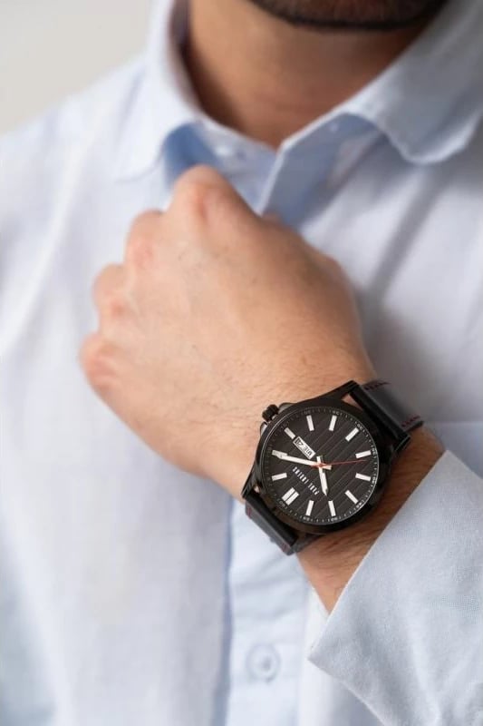 Orë dore për meshkuj Paul Lorens, e zezë