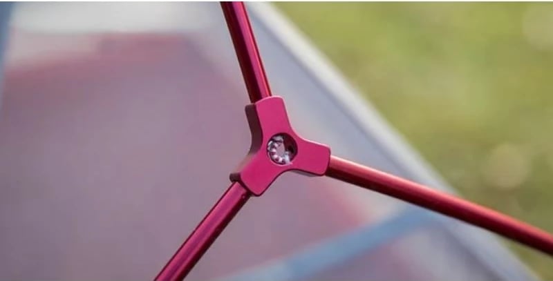 Tendë për kamping Yakimasport, e kuqe dhe e bardhë