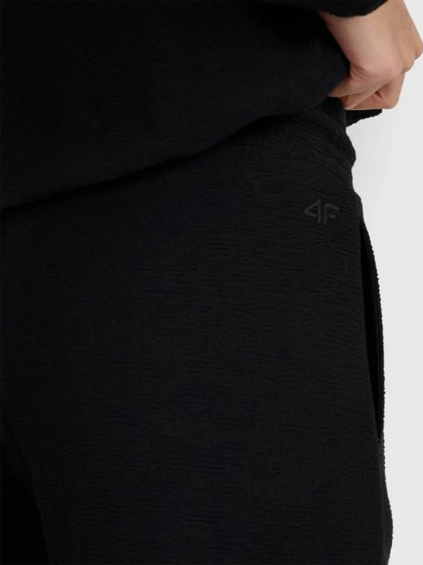 Pantallona sportive për femra 4F