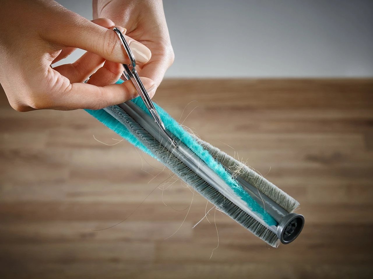 Fshesë elektrike pa kabllo Leifheit PowerVac 2in1, 20V, pa qese, bardhë/kaltër Fshesë elektrike pa kabllo Leifheit PowerVac 2in1, 20V, pa qese, bardhë/kaltër