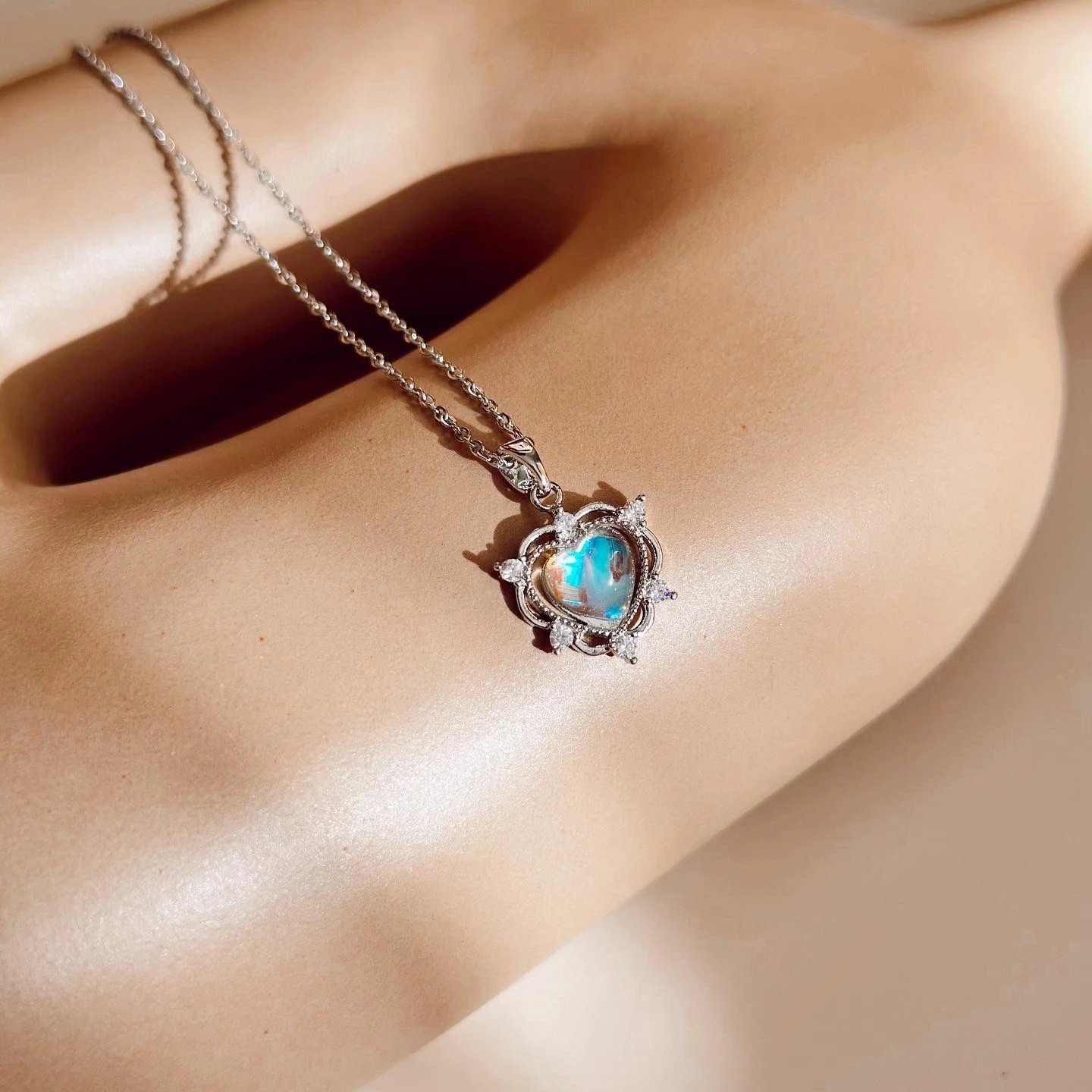 Varëse çeliku, ngjyrë argjendi dhe tyrkizi, Jumeon, Grace