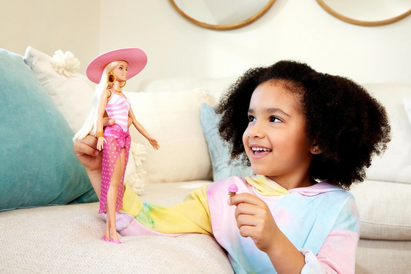 Kukull Barbie Mattel HPL73 me aksesorë plazhi, rozë