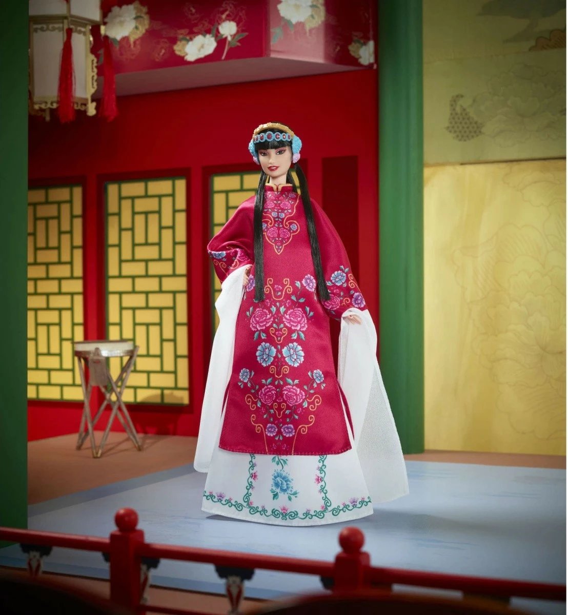 Kukull koleksionuese Barbie Signature Lunar New Year HRM57, e kuqe