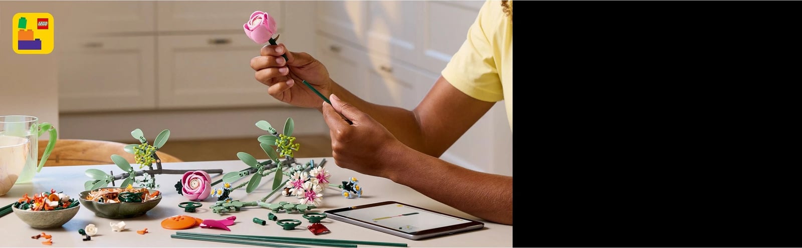 Set ndërtimi LEGO Botanicals Schöner Rosafarbener Blumenstrauß 10342, shumëngjyrësh Set ndërtimi LEGO Botanicals Schöner Rosafarbener Blumenstrauß 10342, shumëngjyrësh