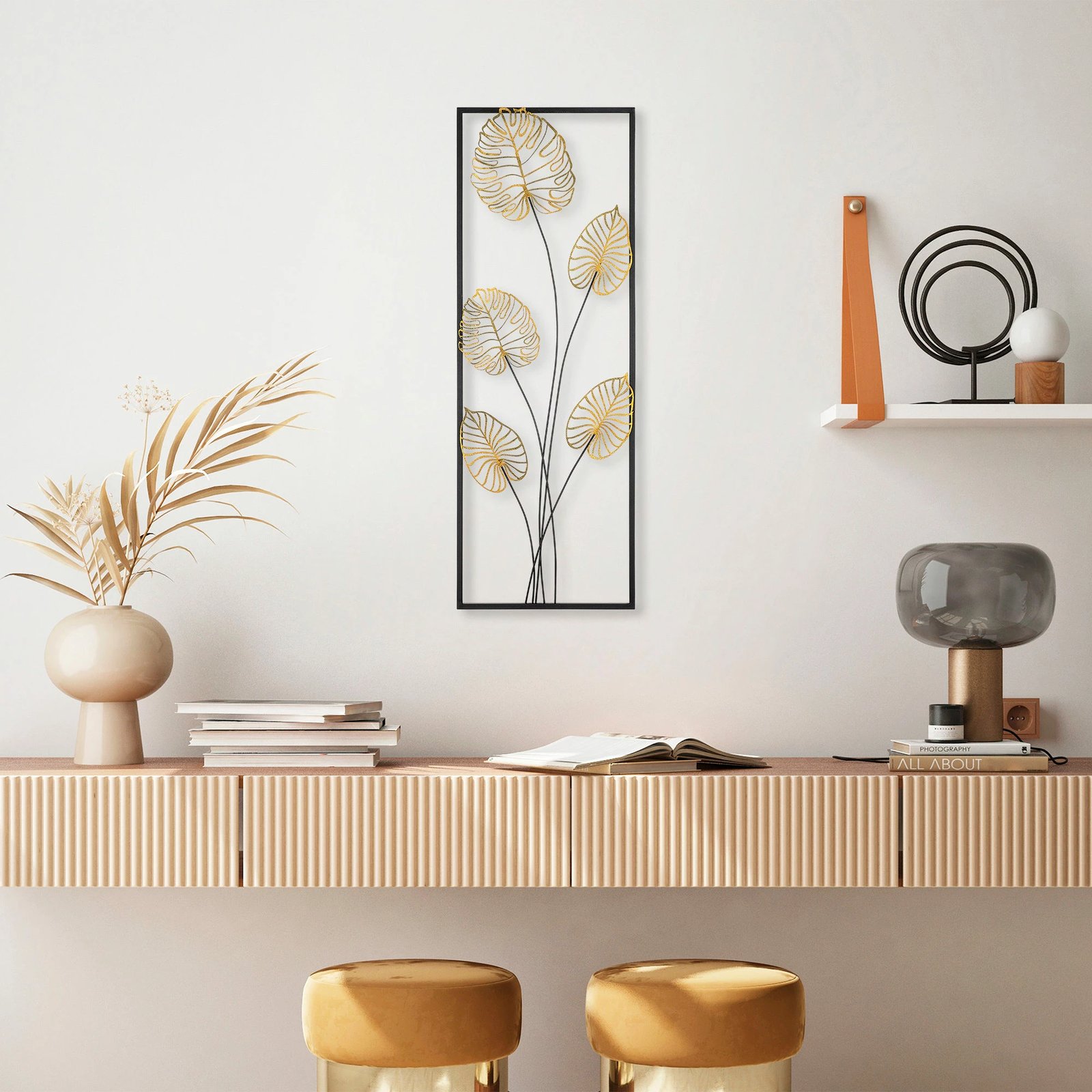 Aksesor dekorativ metalik për mur Wallity, luleshtrydhe