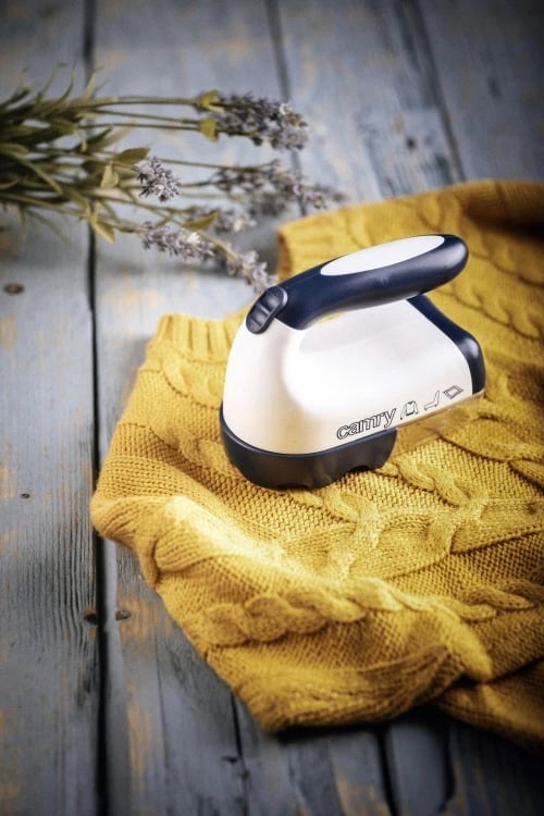 Heqës pushash për rroba, Adler CR9606, teh 65 mm, 1.5W, me rrymë ose 2x LR14, i bardhë/blu