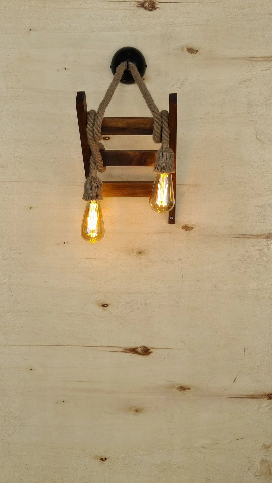 Llambë muri Opviq, model shkallë me litar, ngjyrë arre