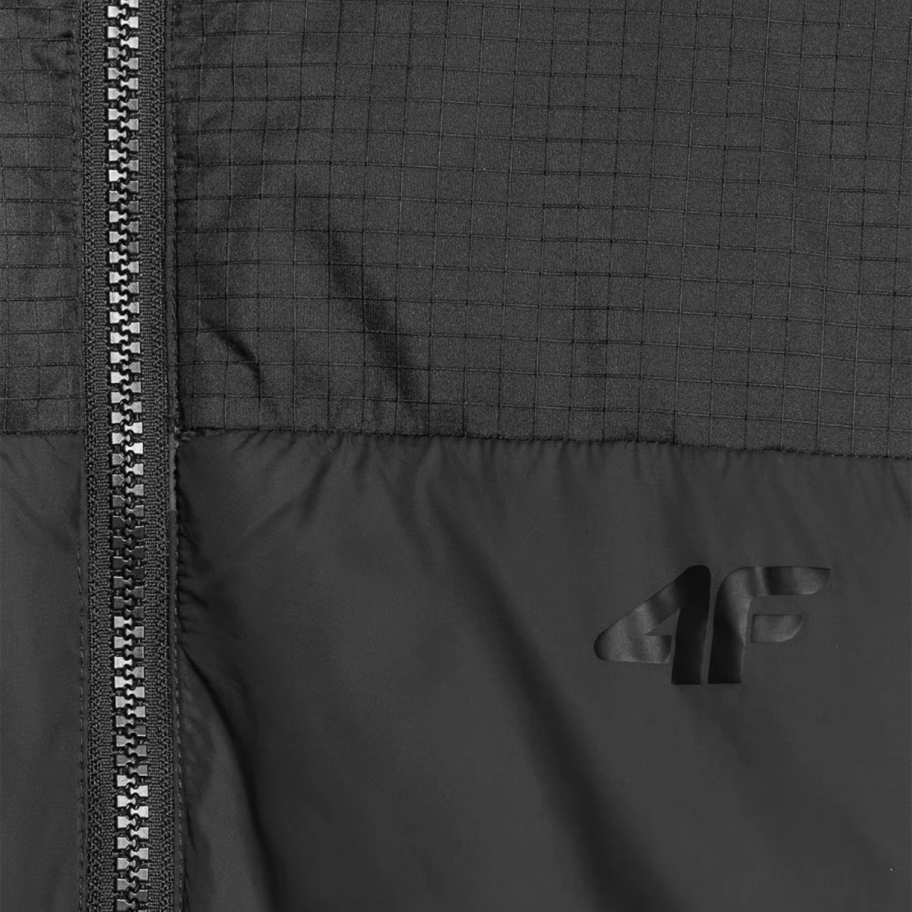 Jakne dimri për femra 4F, e zezë