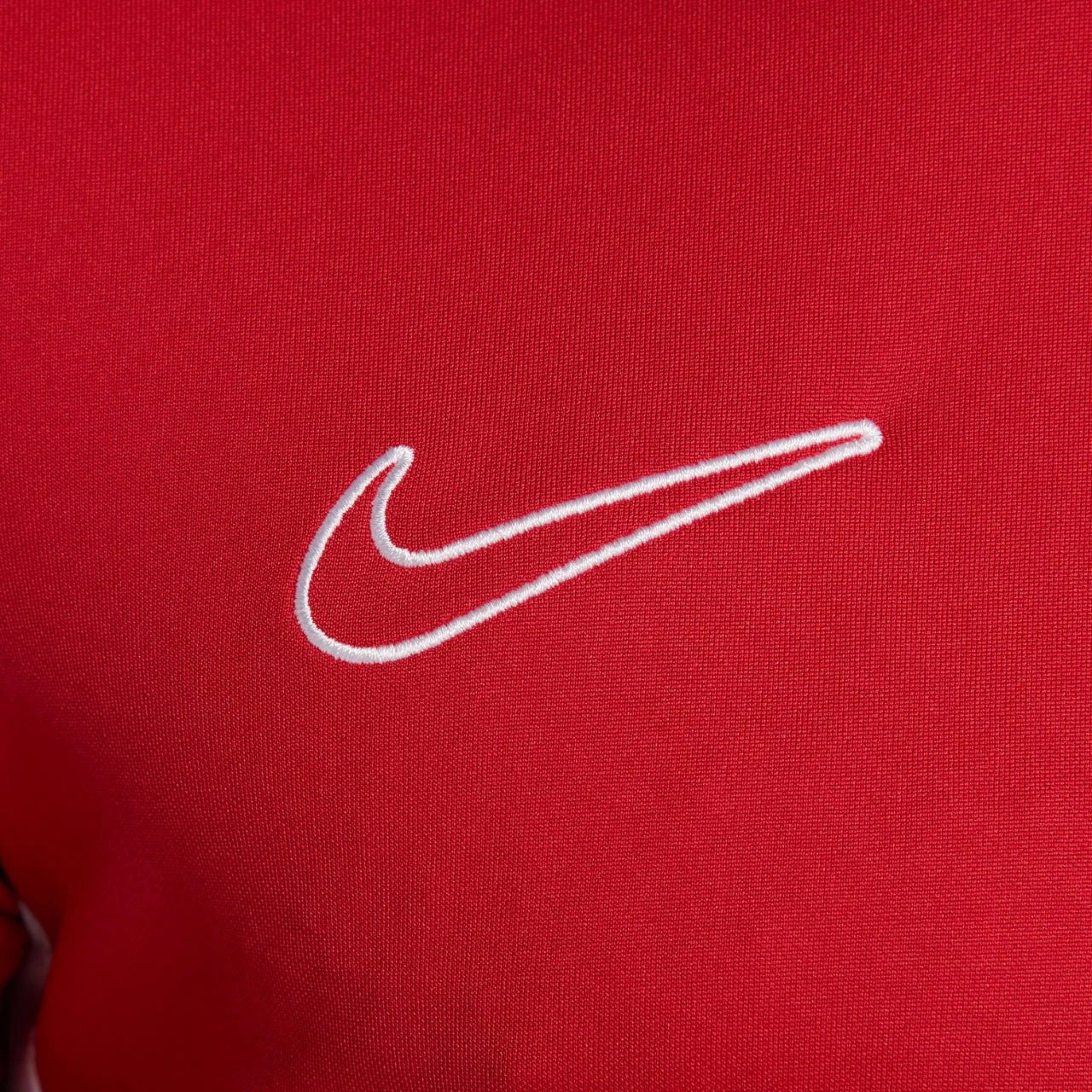 Maicë për meshkuj Nike, e kuqe