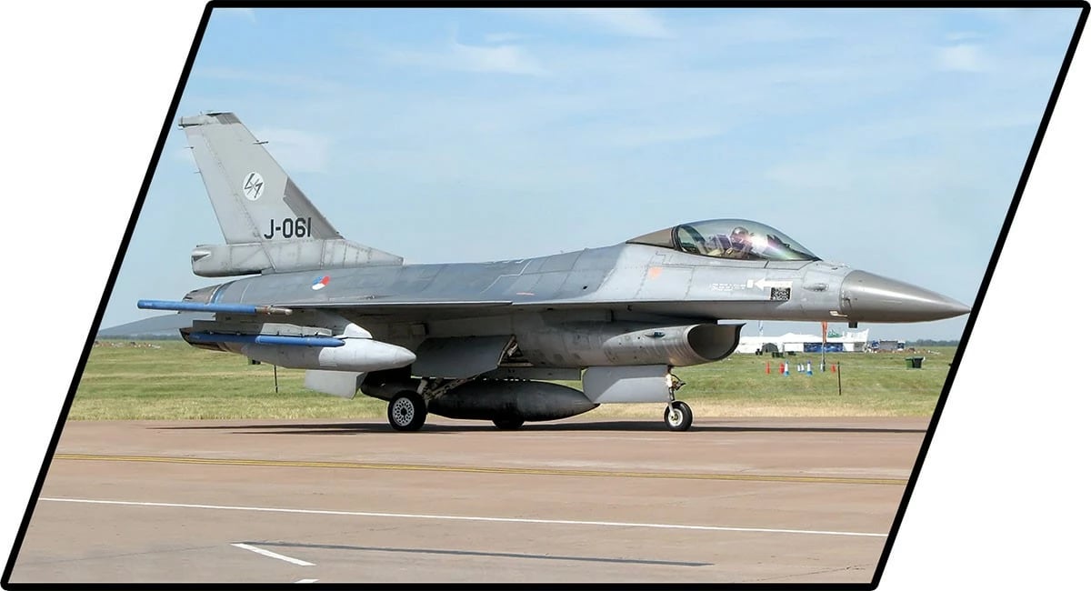 Set ndërtimi Cobi F-16 AM Fighting Falcon, 425 pjesë, gri/bardhë Set ndërtimi Cobi F-16 AM Fighting Falcon, 425 pjesë, gri/bardhë
