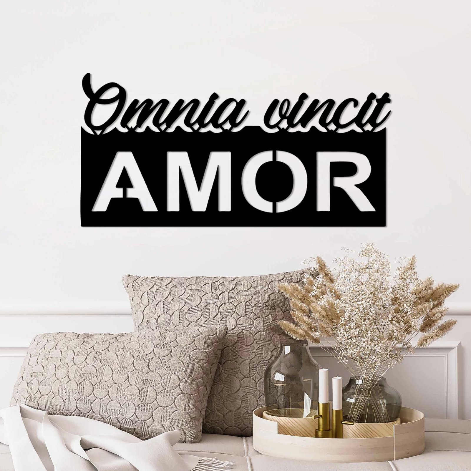Aksesor dekorativ metalik për mur, Omnia Vincit Amor, 60x30cm
