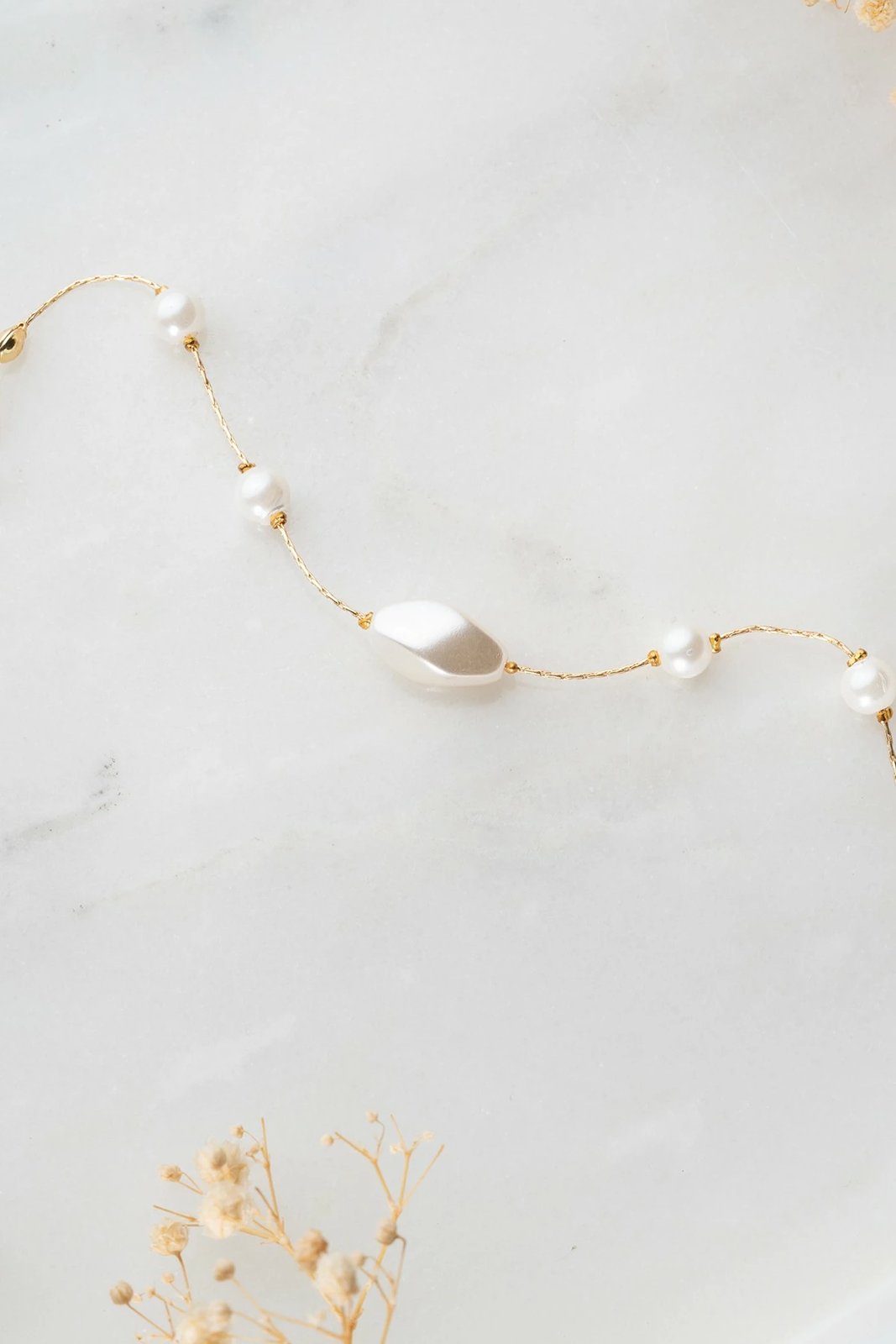 Byzylyk Jumeon, B238801, ngjyrë ari dhe e bardhë