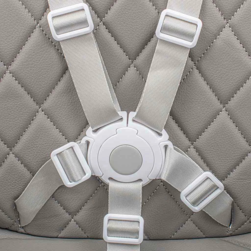 Karrige e lartë ushqimi për bebe Baby Mix Freja, tabaka e dyfishtë e rregullueshme, rrip 5‑pikësh, e kthyeshme në karrige të ulët, këmbë druri, gri e errët