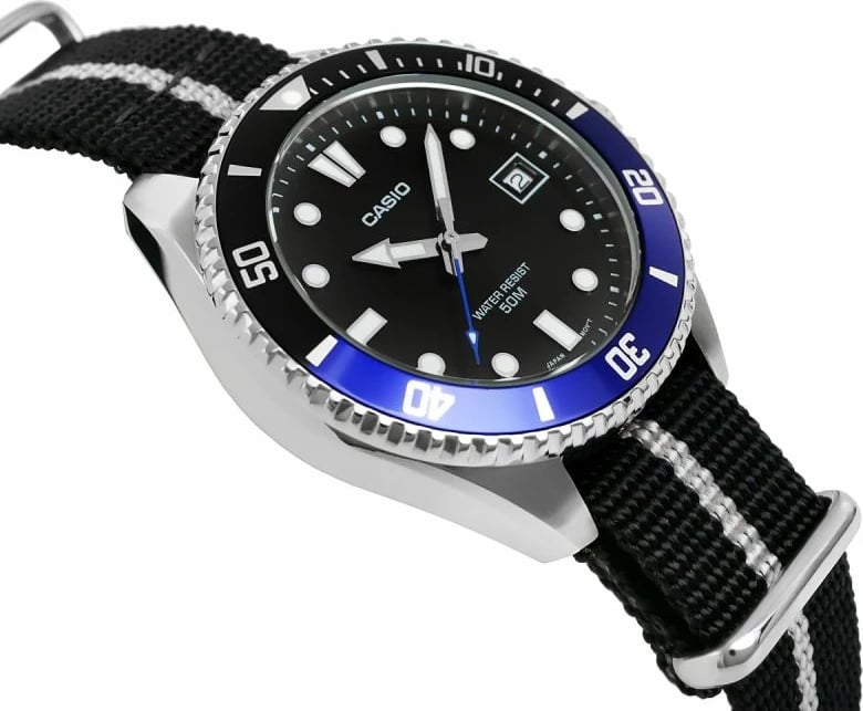 Orë dore për meshkuj Casio, e zezë