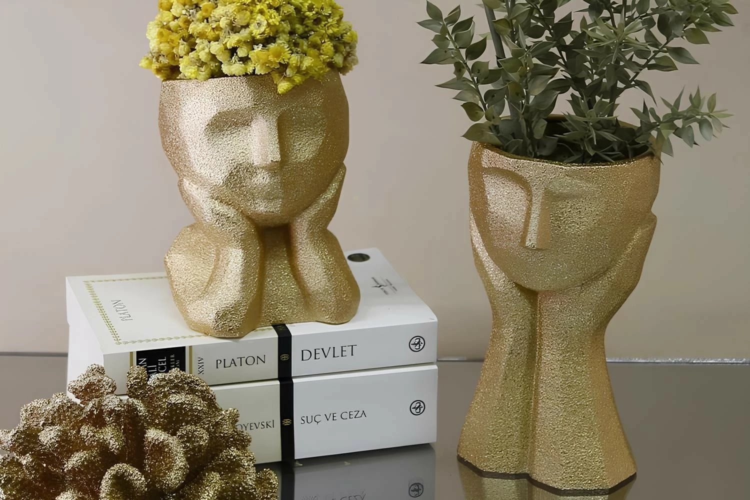 Set dekorativ me dy vazo, ngjyrë ari, Evila Originals, CY0454 Set dekorativ me dy vazo, ngjyrë ari, Evila Originals, CY0454