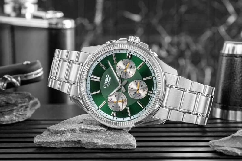 Orë dore për meshkuj CASIO, e gjelbër