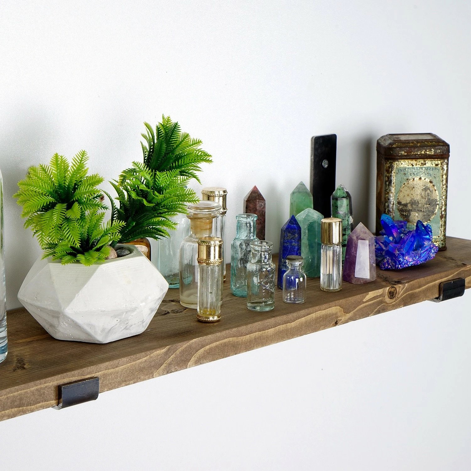 Raft dekorativ prej druri për mur, ngjyrë e zezë dhe arre, Hanah Home Lam010