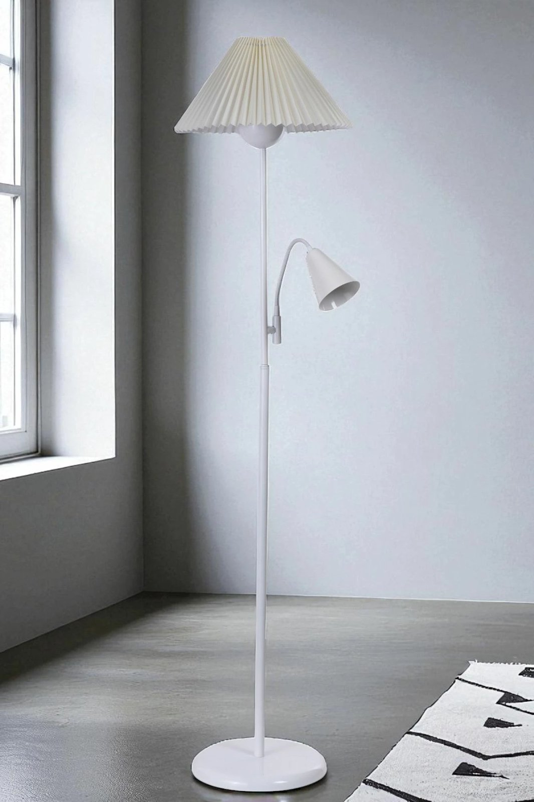 Llambë dyshemeje Opviq, 8940-9, e bardhë Llambë dyshemeje Opviq, 8940-9, e bardhë