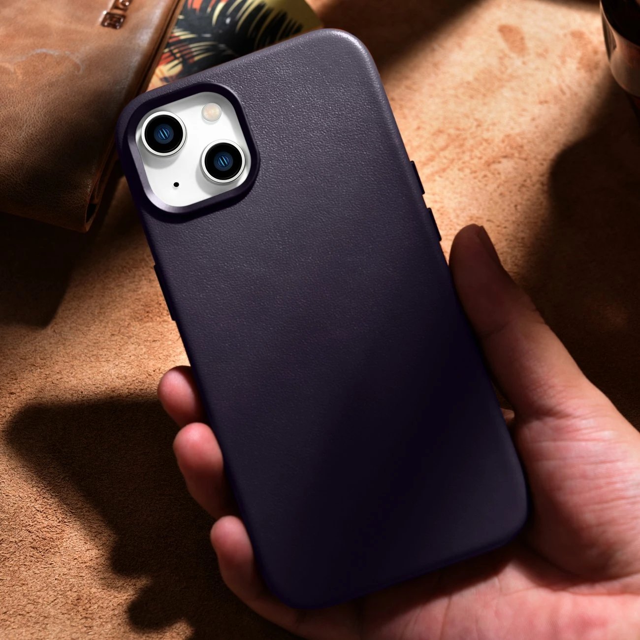 Mbështjellës iCarer për iPhone 14 Plus, lëkurë natyrale, MagSafe, Vjollcë e errët Mbështjellës iCarer për iPhone 14 Plus, lëkurë natyrale, MagSafe, Vjollcë e errët