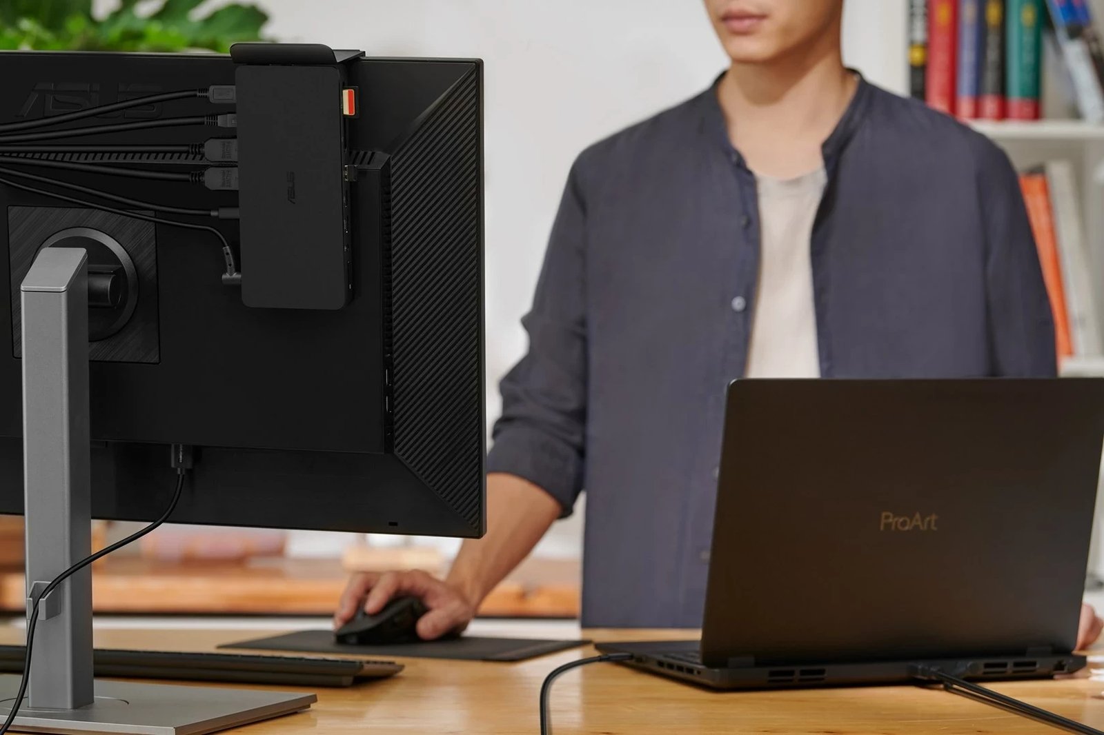 Kasë dokimi ASUS DC500, Triple 4K Thunderbolt 4, me kabllo, e zezë