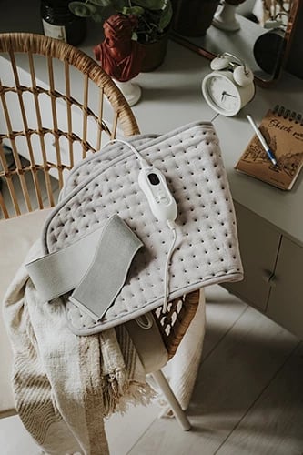 Rrip ngrohës për mesit, Adler AD 7437, 100W, 4 nivele temperature, fikje automatike 90 min, 32x72cm, Plug C, gri e çelët