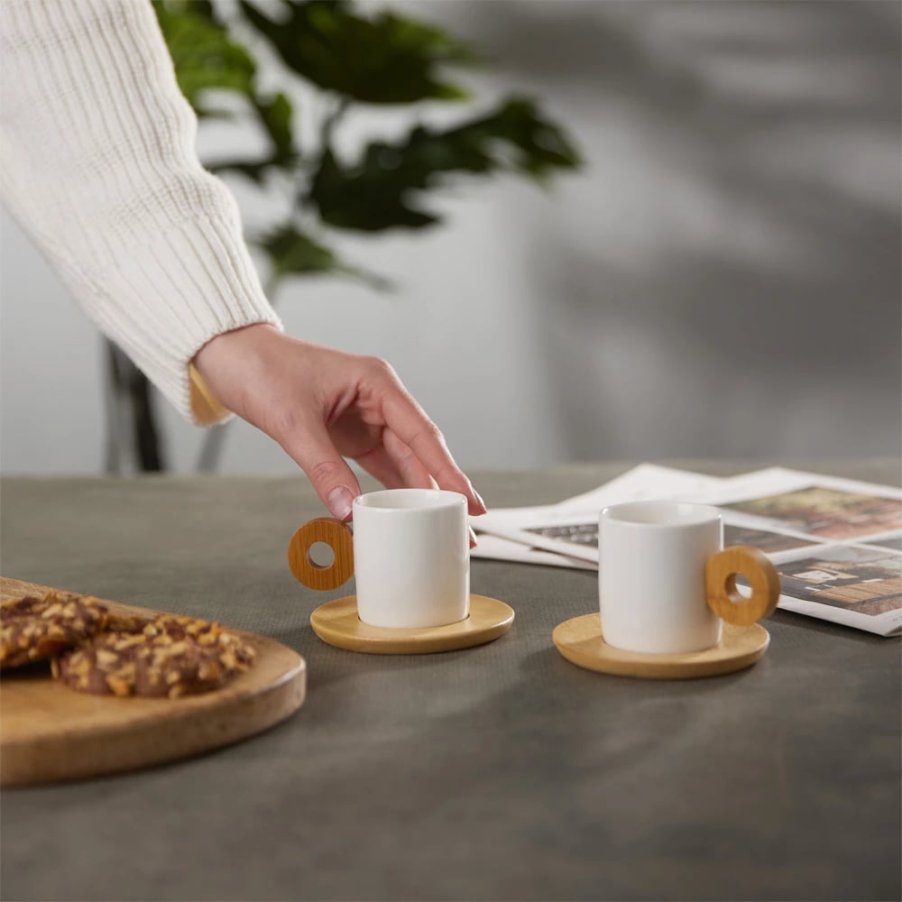 Set 2 filxhanë Nordic, porcelan i bardhë, bambu natyral, 20x14x7cm Set 2 filxhanë Nordic, porcelan i bardhë, bambu natyral, 20x14x7cm