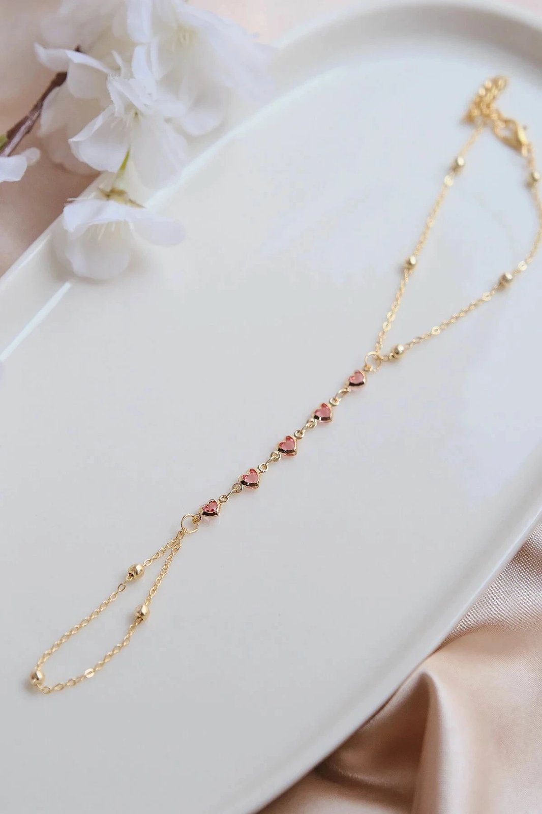 Byzylyk Jumeon, ngjyrë ari, gurë zirkon