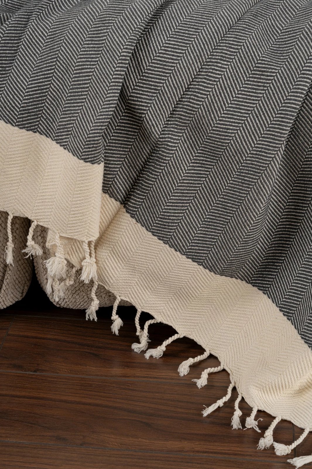 Mbulesë divani L'essentiel, ngjyrë antracit, Baliksirti, 150x200cm