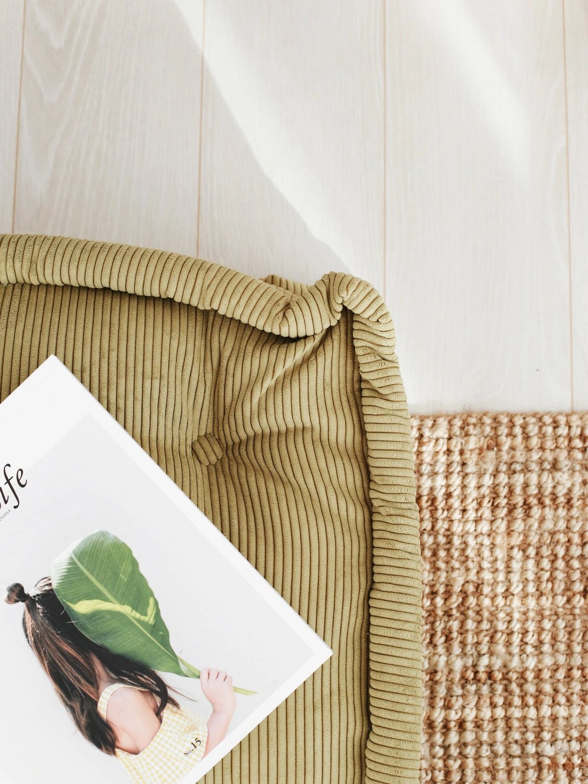 Jastëk kadifeje Atelier del Sofa, biskuvi-kaki, 55x55x16cm