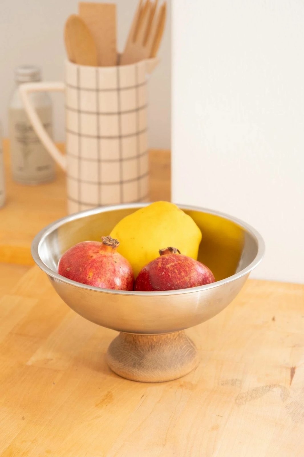 Enë e rrumbullakët inox me bazë druri, Hermia Concept, BSM1044, 22x22x12cm