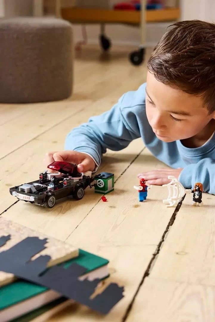 Set LEGO Marvel 76309 Spider-Man vs. Venom Muscle Car