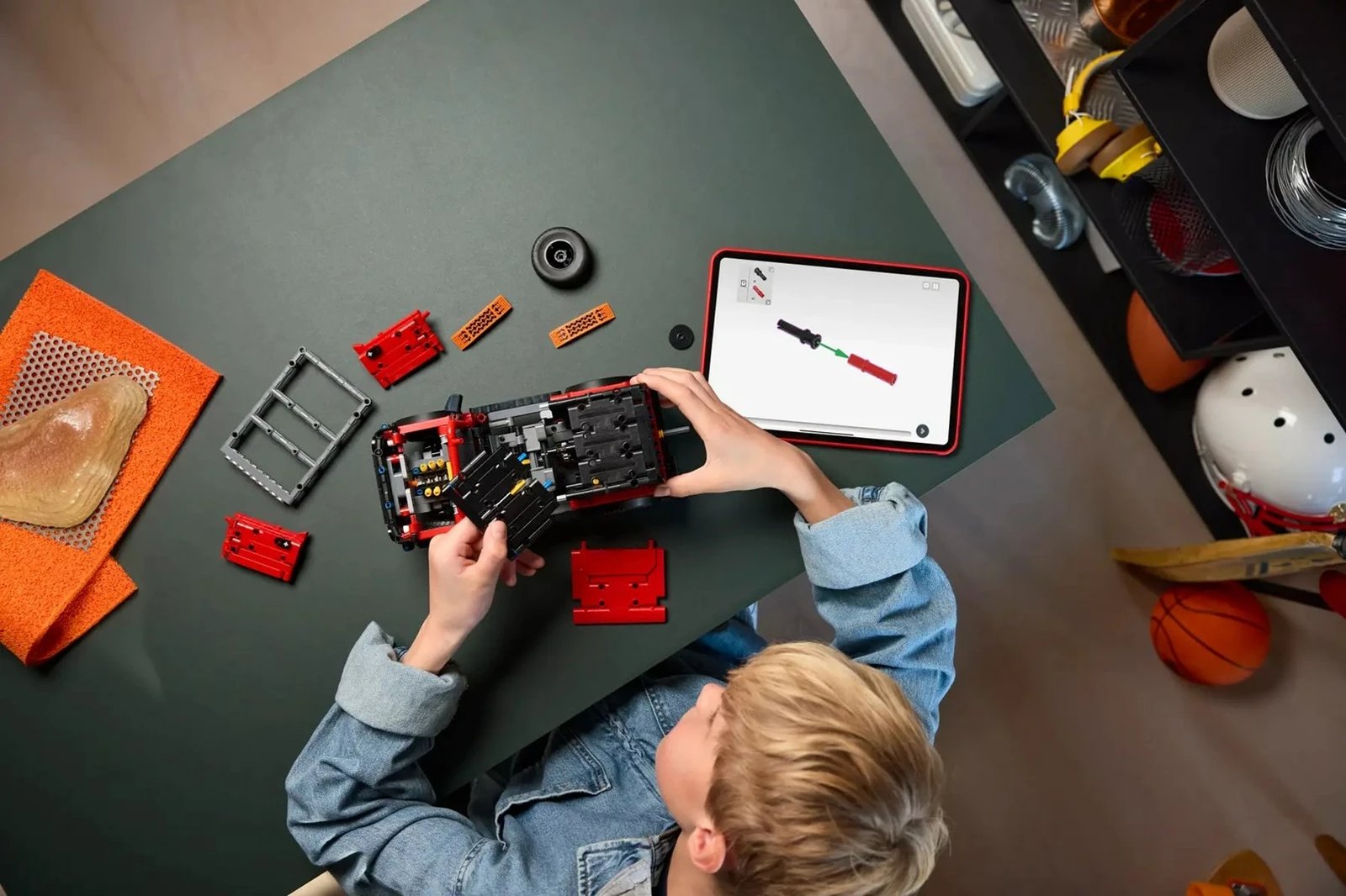 Set LEGO Technic Ford Bronco SUV 42213, për fëmijë dhe të rritur, Kuqe