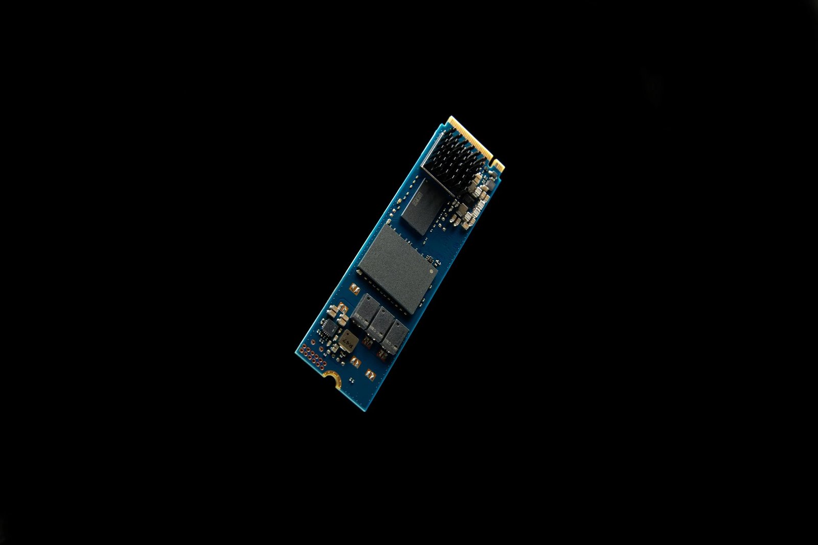 SSD Kingston DC2000B 960 GB PCIe 4.0 M.2, i zi