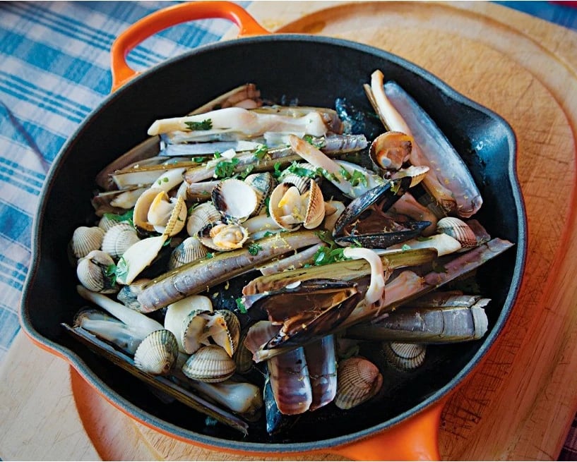 Tigan i rrumbullakët Le Creuset 20182230900422, gize, smalt, 26.9cm, i zi/kuq