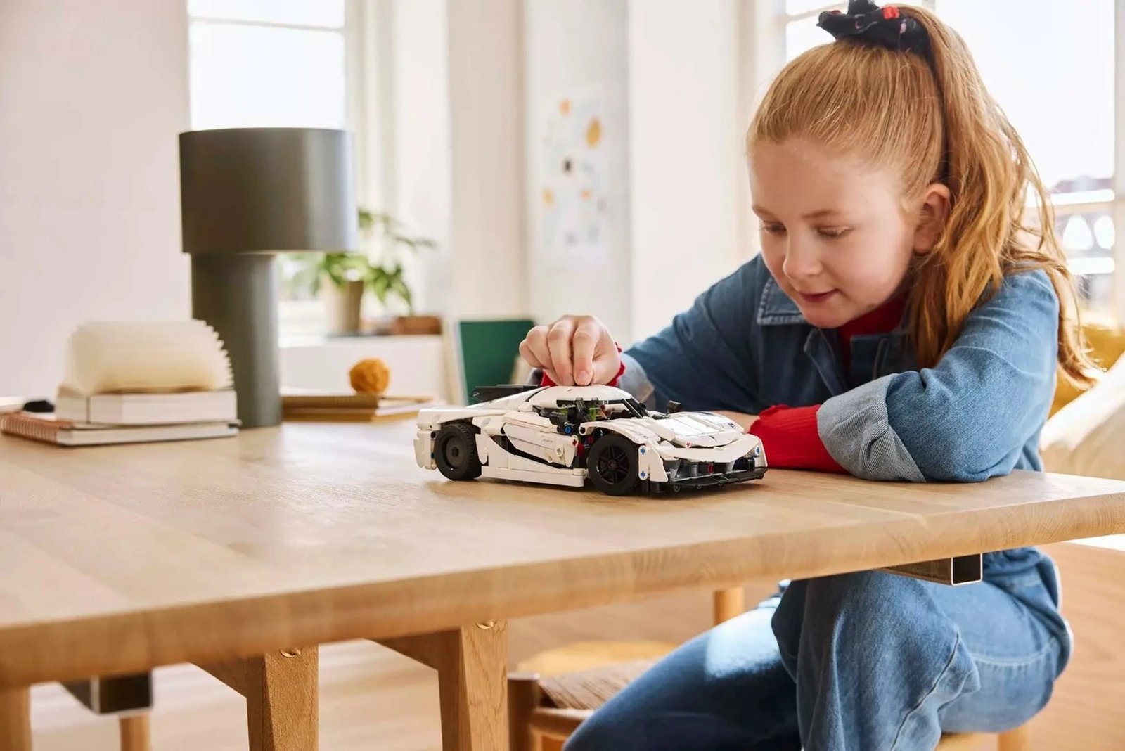 Set LEGO Technic Koenigsegg Jesko Absolut Hypercar 42184, 801 pjesë, Bardhë