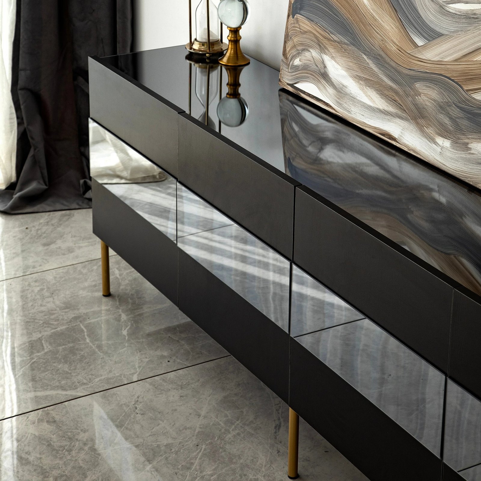 Komodë TV Skye Decor, ngjyrë ari dhe fume, Leon